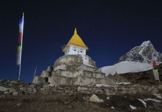 night-view-stupa-at-Dingboche-1